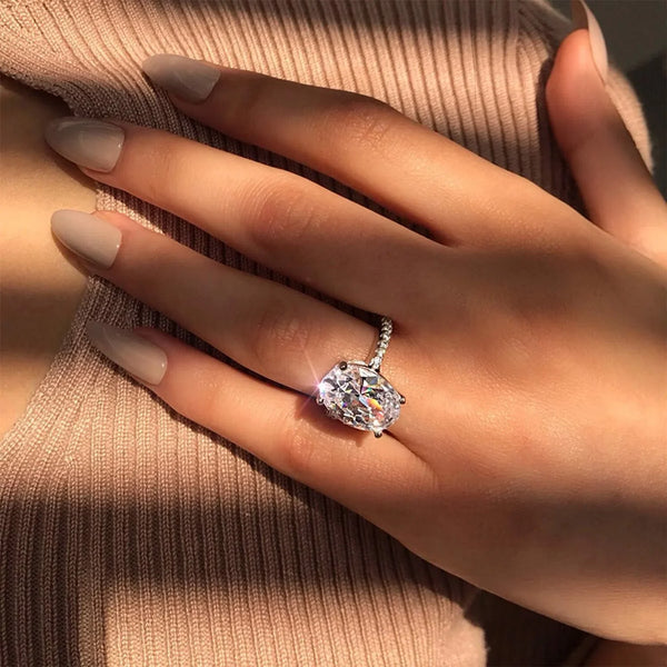 Sparkling Moissanite Love Ring